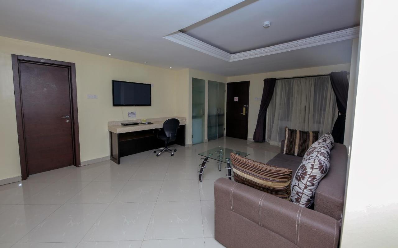 Ksf Place Alaka Лаґос Екстер'єр фото