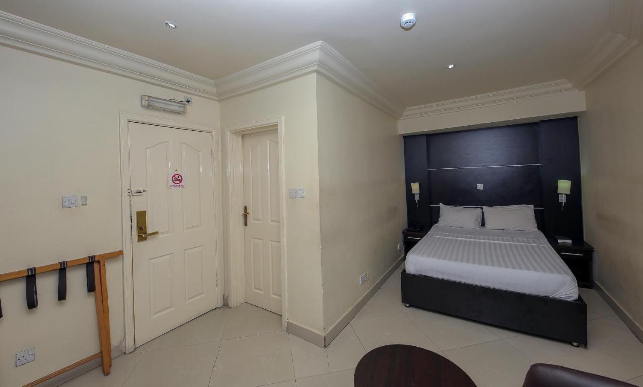 Ksf Place Alaka Лаґос Екстер'єр фото