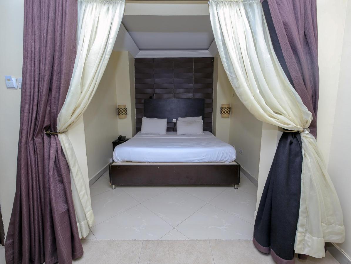 Ksf Place Alaka Лаґос Екстер'єр фото