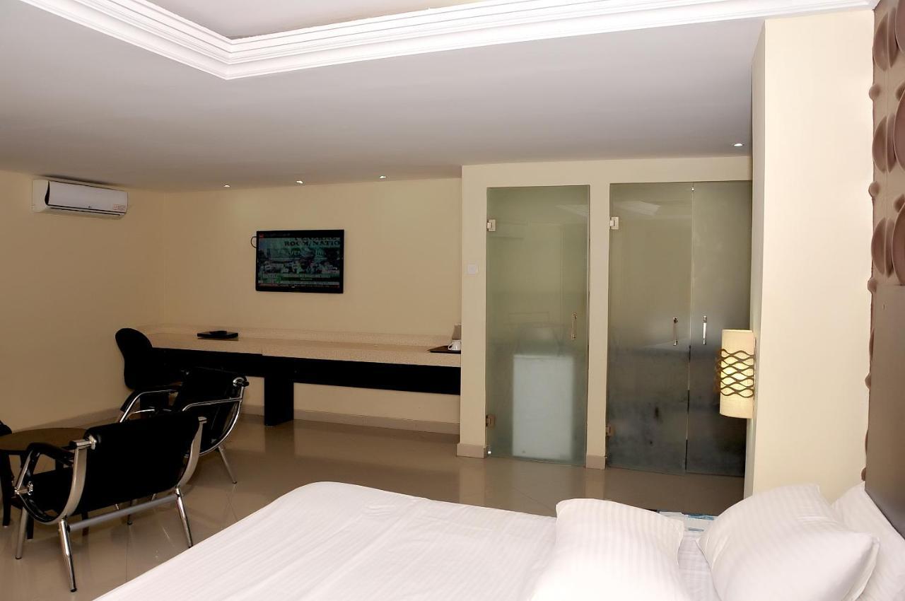 Ksf Place Alaka Лаґос Екстер'єр фото