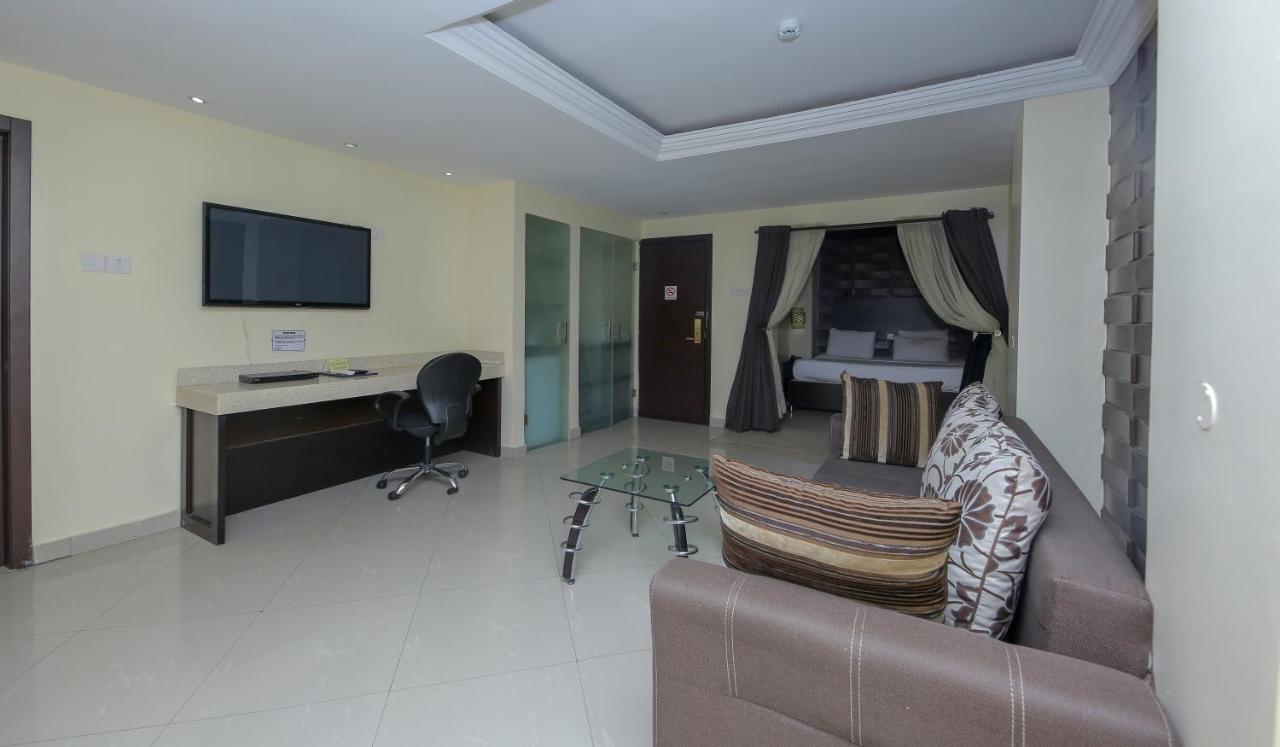 Ksf Place Alaka Лаґос Екстер'єр фото