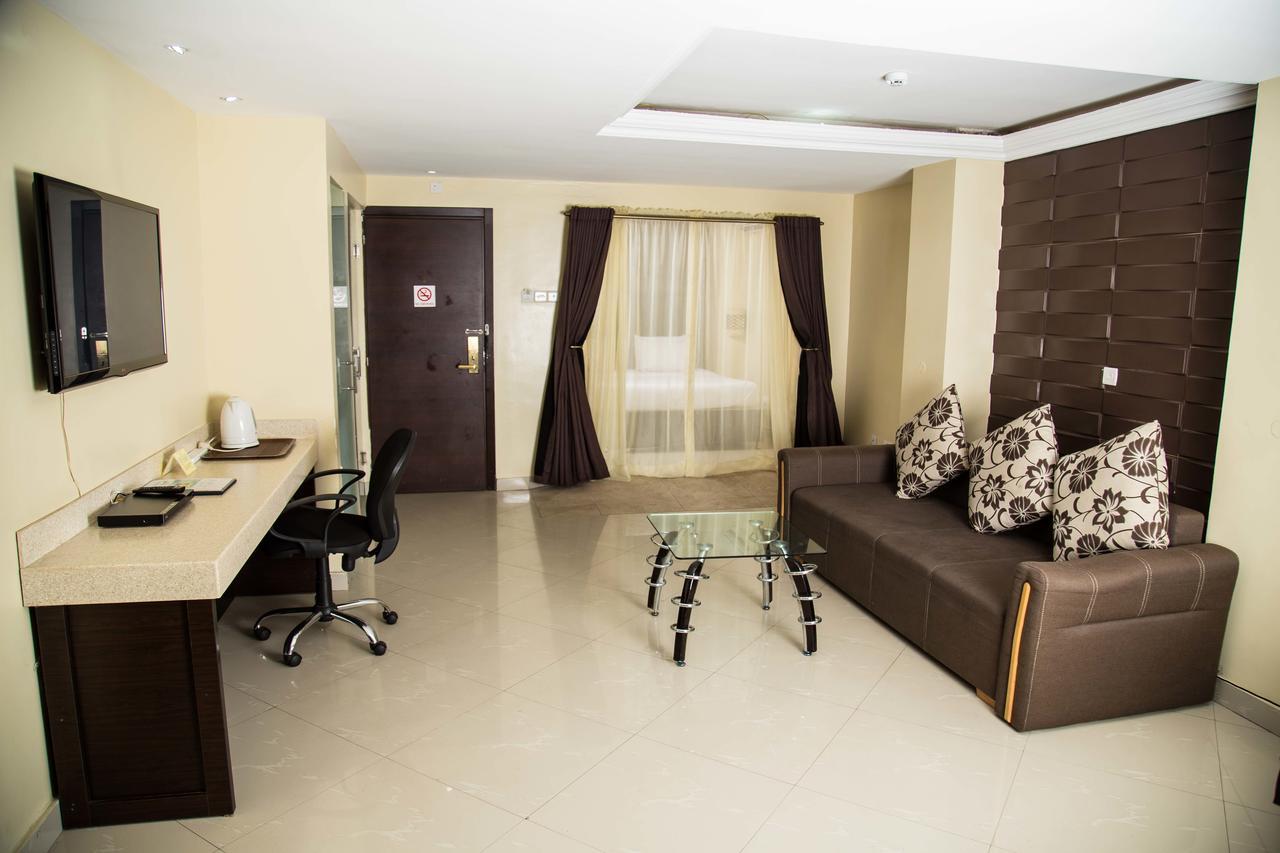 Ksf Place Alaka Лаґос Екстер'єр фото